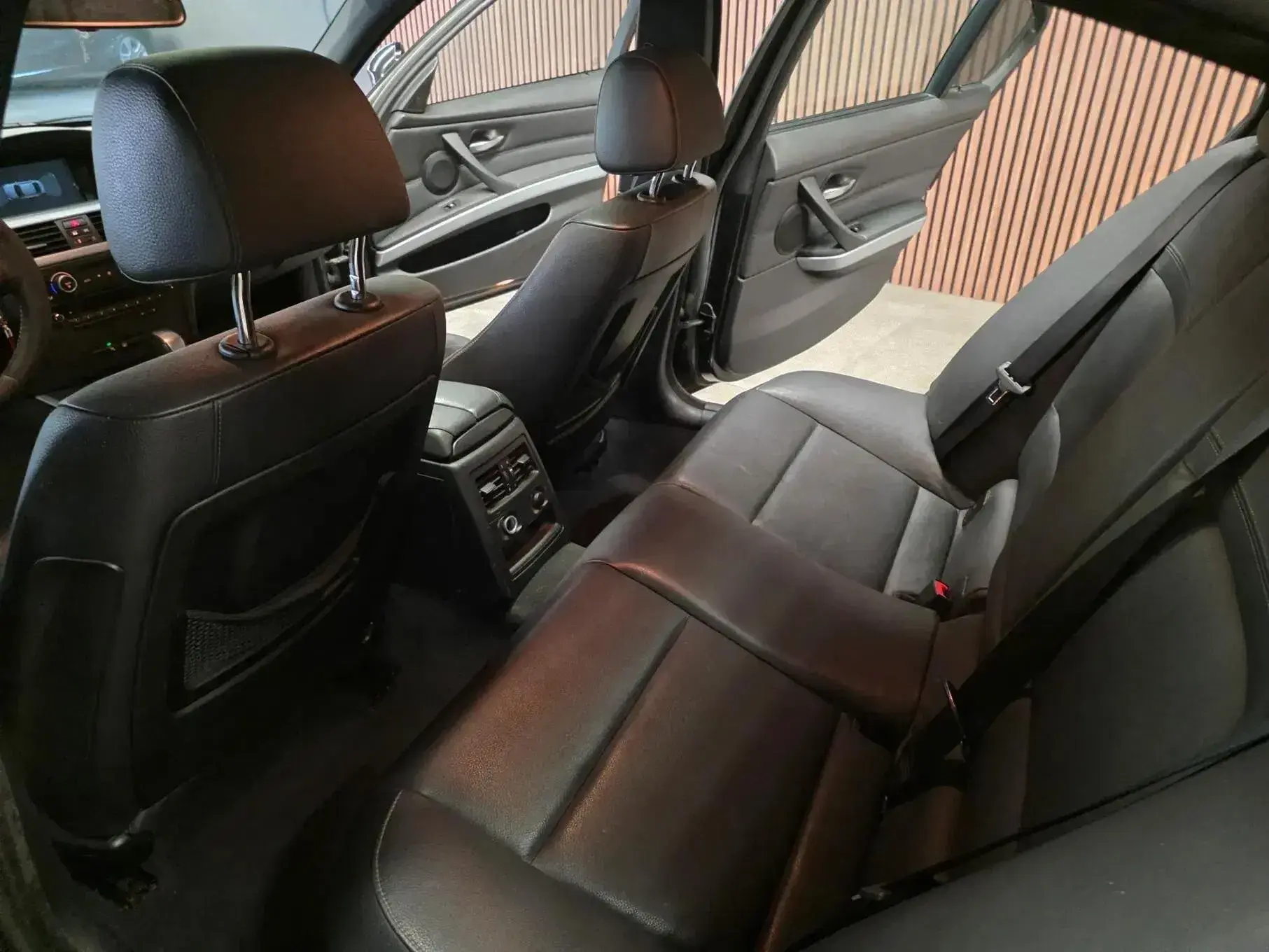 BMW 320 d Navigation Auto 32