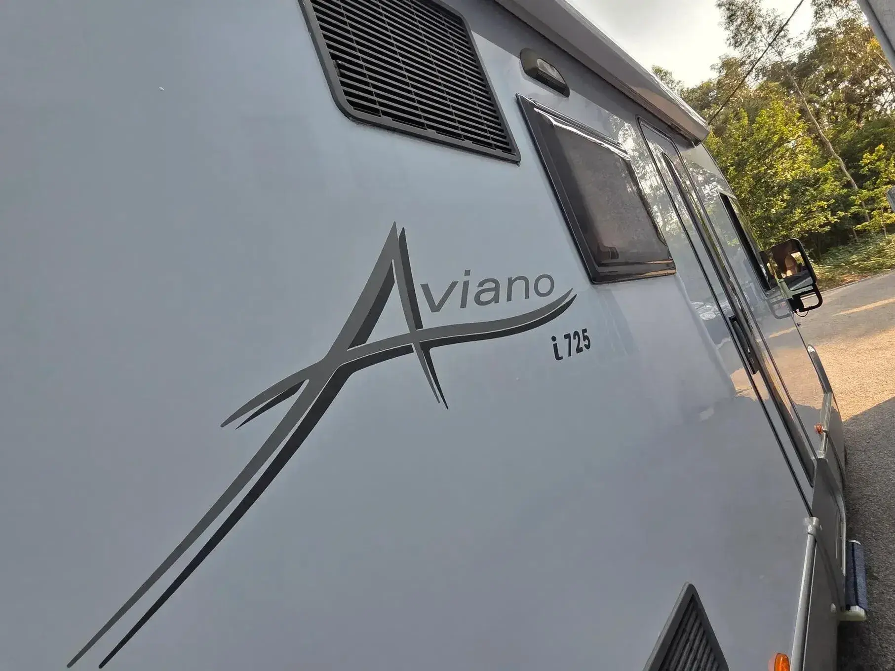 Burstner Aviano I 725 Cama Central 15