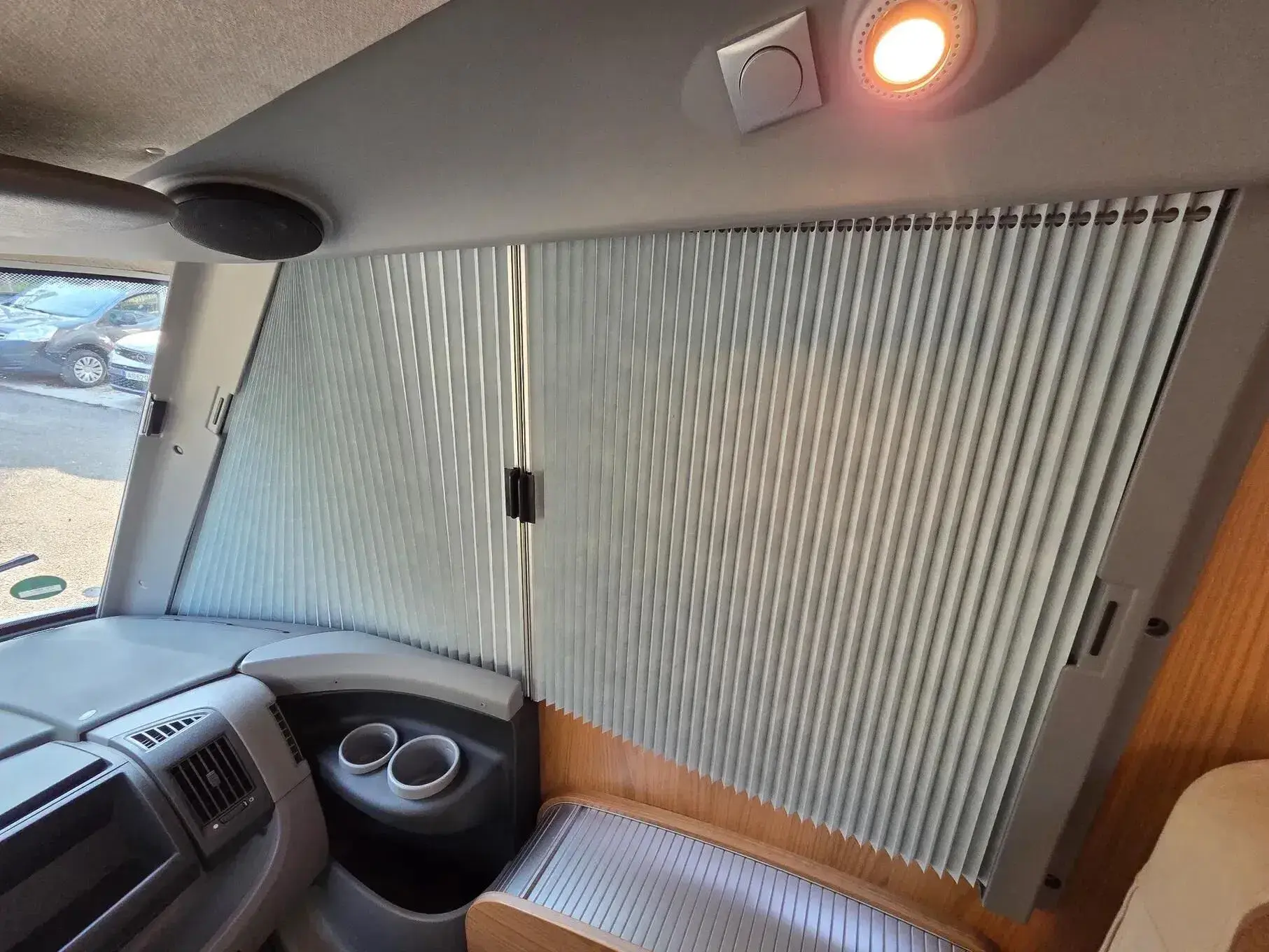 Burstner Aviano I 725 Cama Central 32