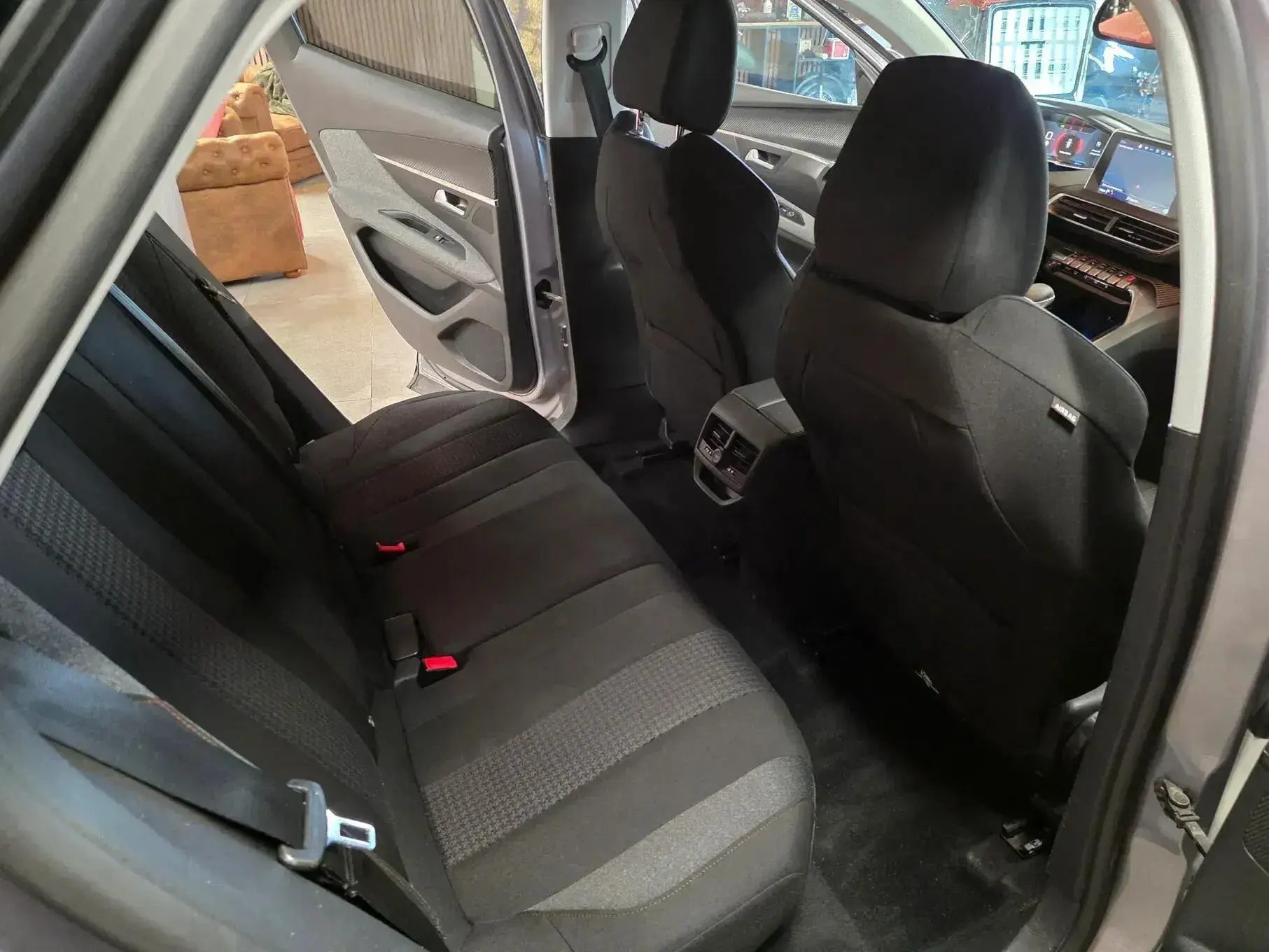 Peugeot 3008 1.5 BlueHDi Active 5