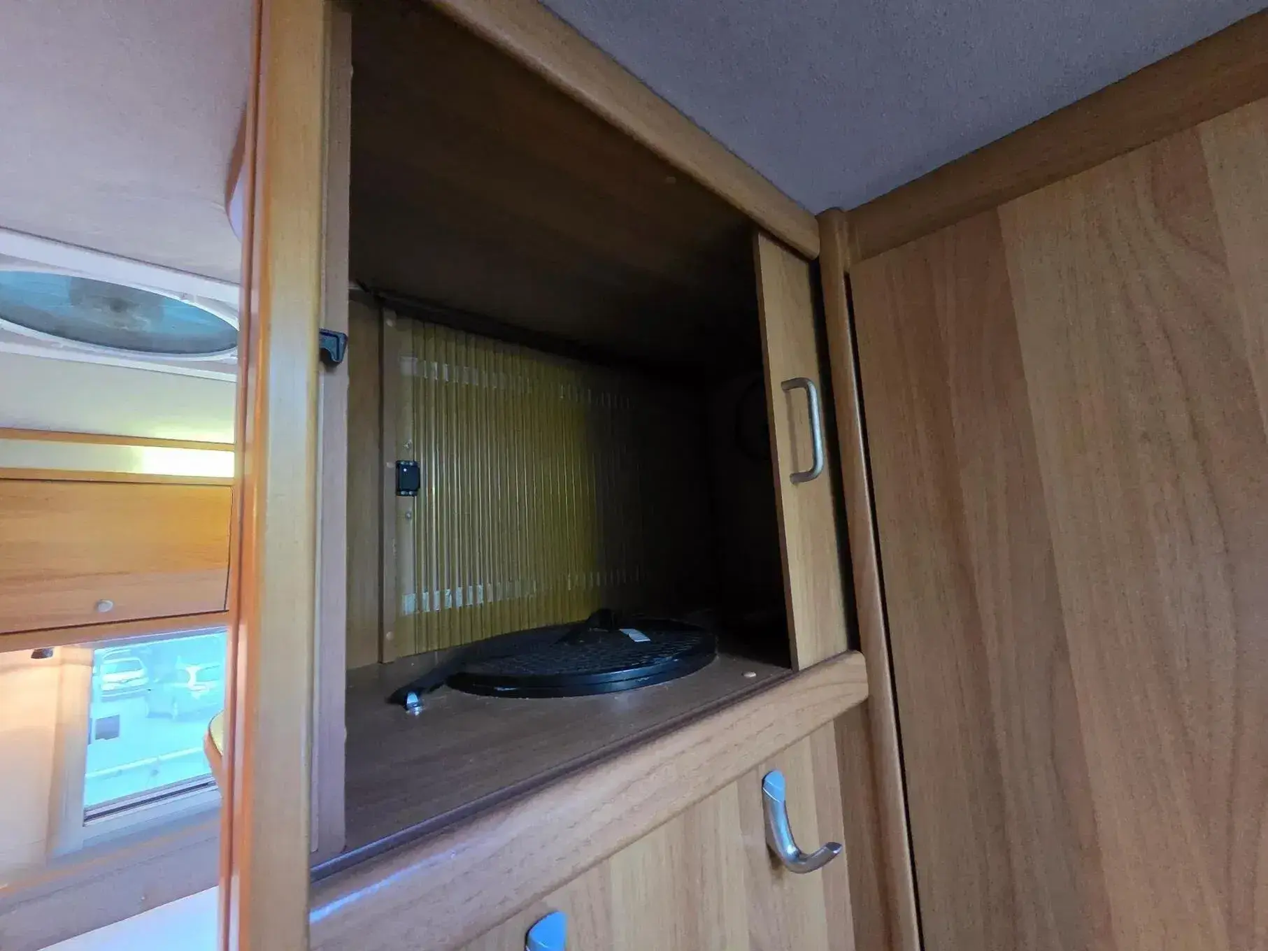 Knaus Travel Liner Outro 36