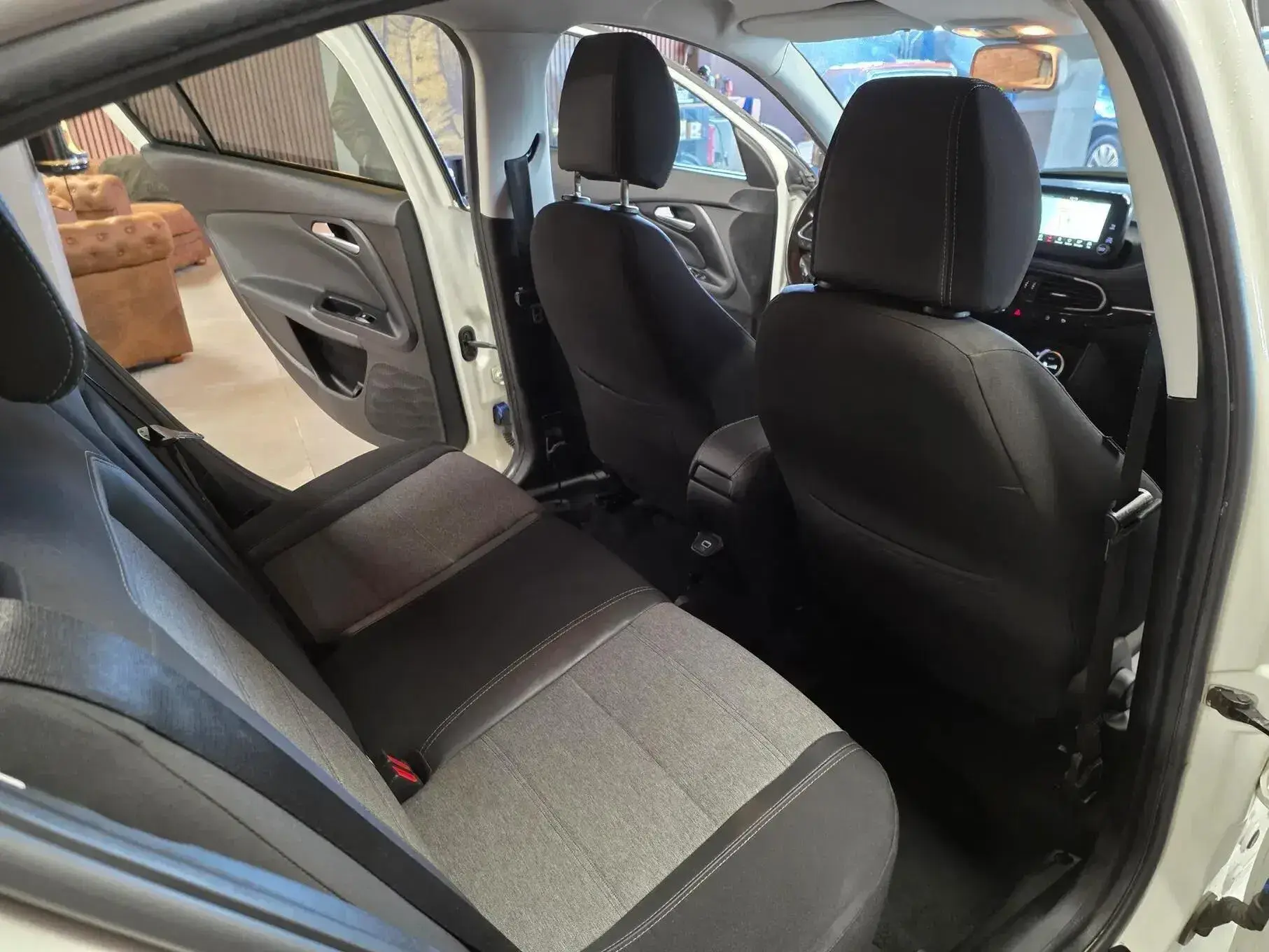 Fiat Tipo Cross 1.3 Multijet 28