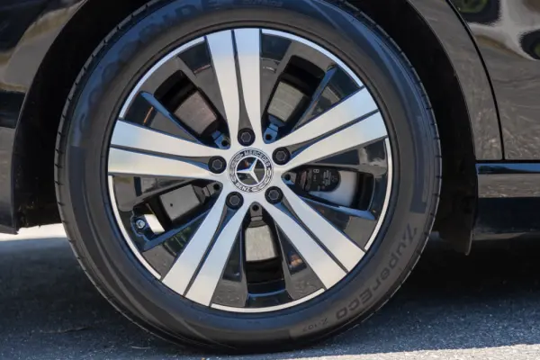 Mercedes-Benz C 300 e T 9G-TRONIC Avantgarde 33