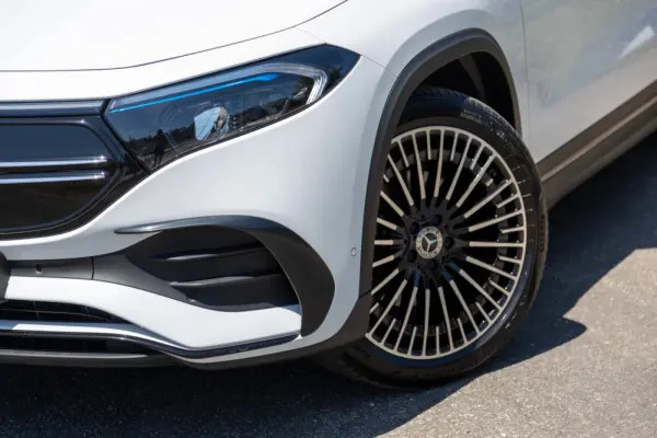 Mercedes-Benz EQA 250 AMG Line 20