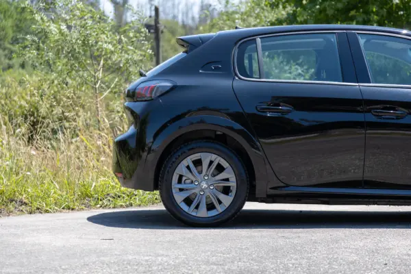 Peugeot e-208 50 kWh Allure 10
