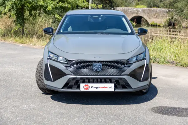 Peugeot 408 1.6 Hybrid Allure Pack e-EAT8 3