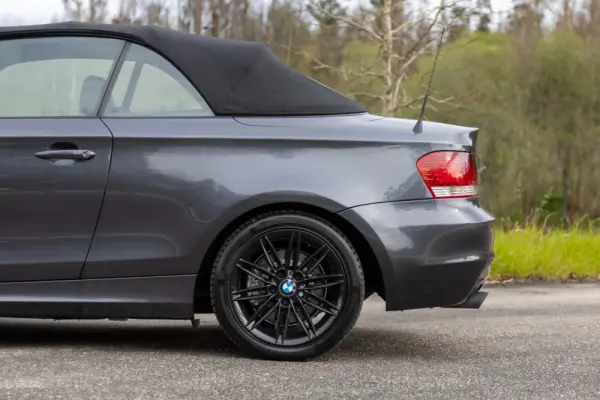 BMW 120 d Cabrio Limited Edition Lifestyle c/ M Sport Pack 39