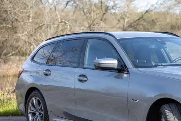 BMW 320 e Touring Pack Desportivo M Auto 26