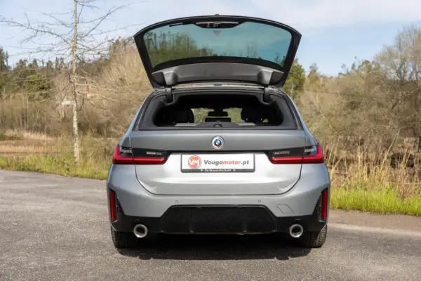 BMW 320 e Touring Pack Desportivo M Auto 25