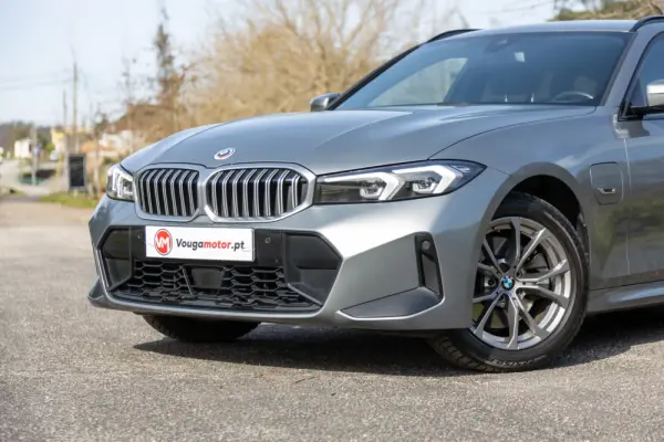 BMW 320 e Touring Pack Desportivo M Auto 34