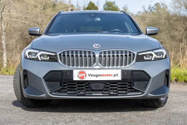 BMW 320 e Touring Pack Desportivo M Auto 35
