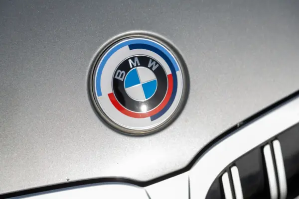 BMW 320 e Touring Pack Desportivo M Auto 43