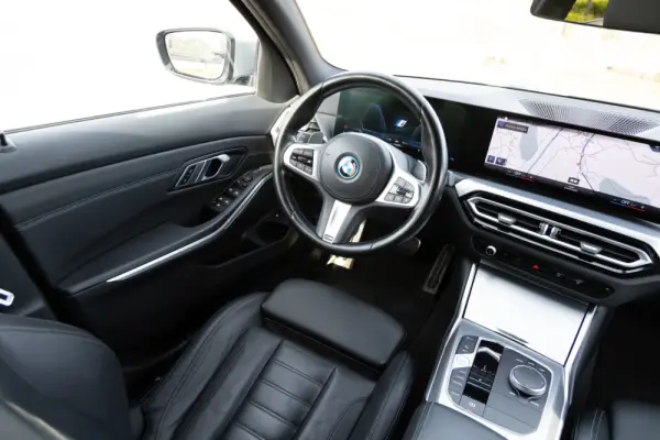 BMW 320 e Touring Pack Desportivo M Auto 64