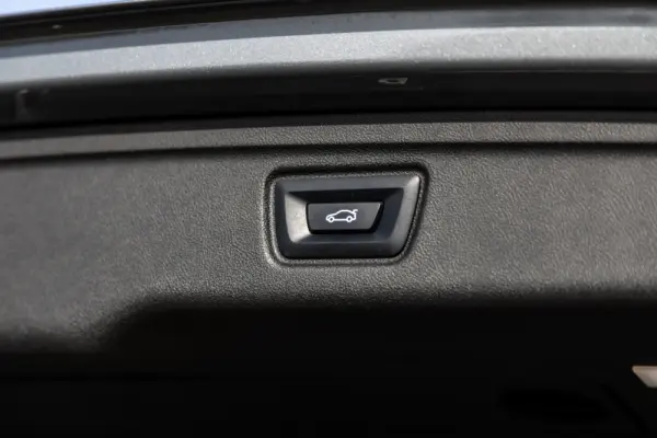 BMW 320 e Touring Pack Desportivo M Auto 68