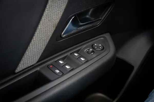 Citroen C4 1.5 BlueHDi Plus EAT8 80