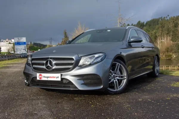 Mercedes-Benz E 220 d AMG 7