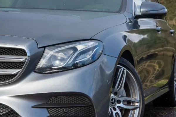 Mercedes-Benz E 220 d AMG 19