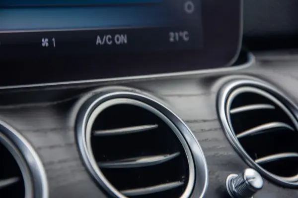 Mercedes-Benz E 220 d AMG 48