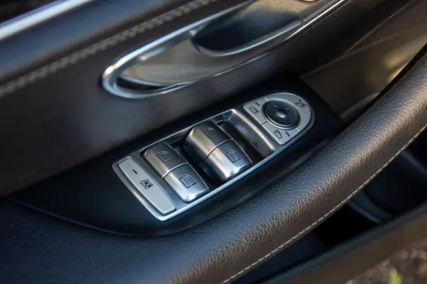 Mercedes-Benz E 220 d AMG 79