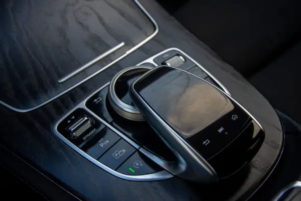 Mercedes-Benz E 220 d AMG 90