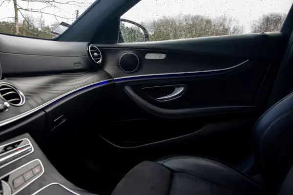Mercedes-Benz E 220 d AMG 93