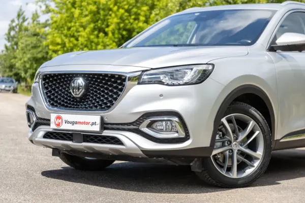 MG HS 1.5 T Luxury AT 3