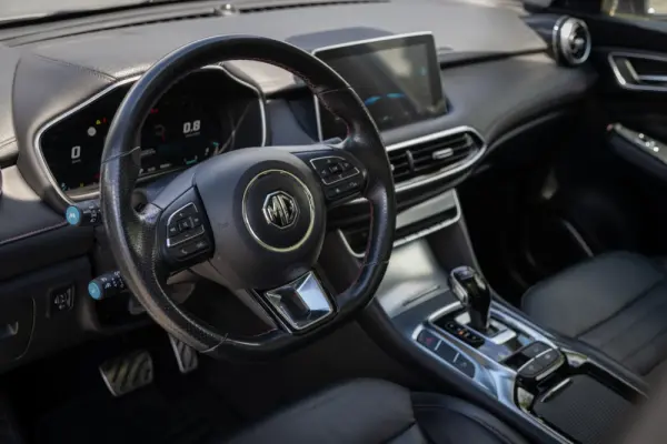 MG HS 1.5 T Luxury AT 84