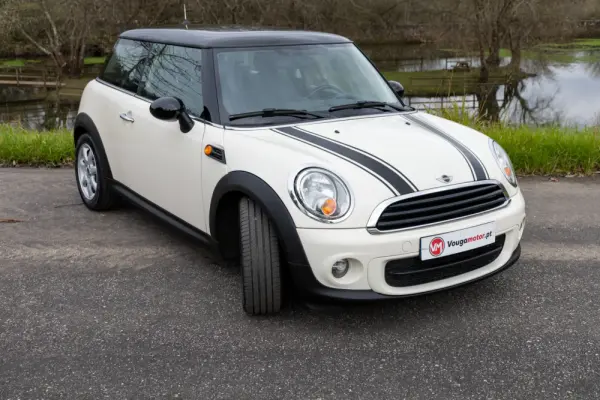 MINI 3 Portas One D 4
