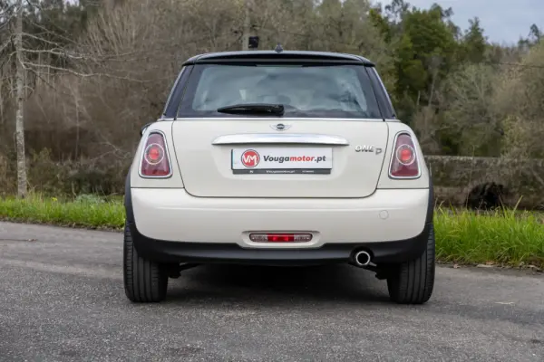 MINI 3 Portas One D 6