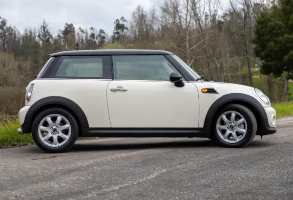 MINI 3 Portas One D 28
