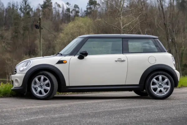 MINI 3 Portas One D 32