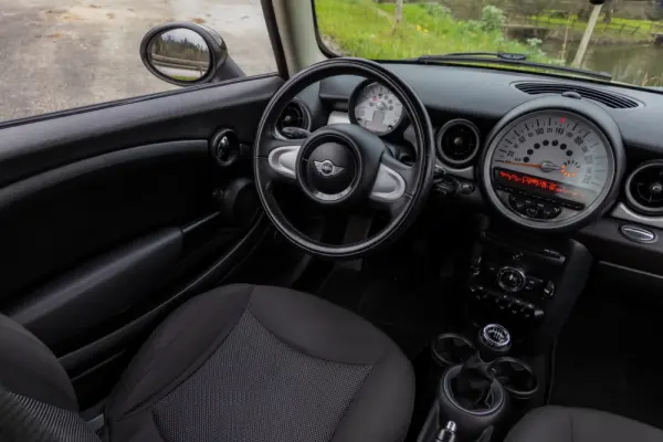 MINI 3 Portas One D 50