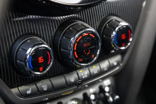 MINI Countryman Cooper SE ALL4 Auto 77