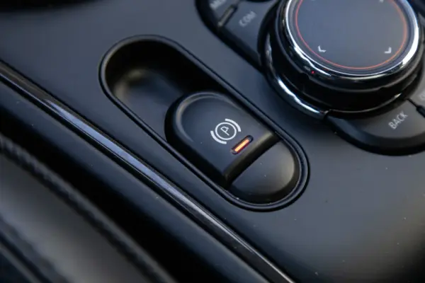 MINI Countryman Cooper SE ALL4 Auto 81