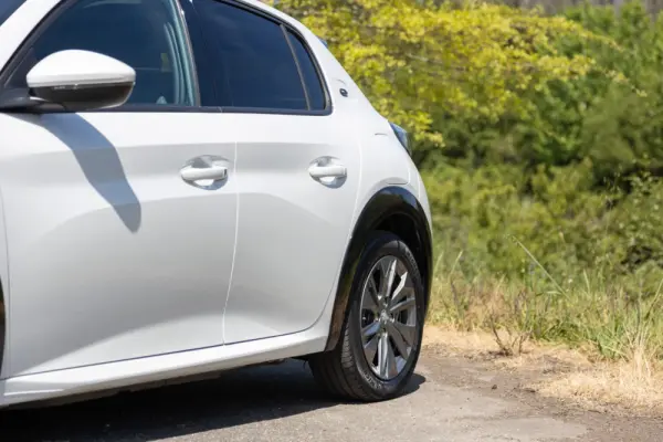 Peugeot e-208 50 kWh Allure Pack 17