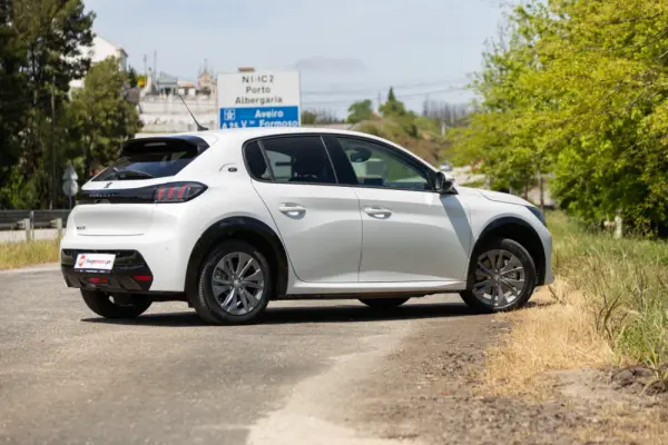 Peugeot e-208 50 kWh Allure Pack 27