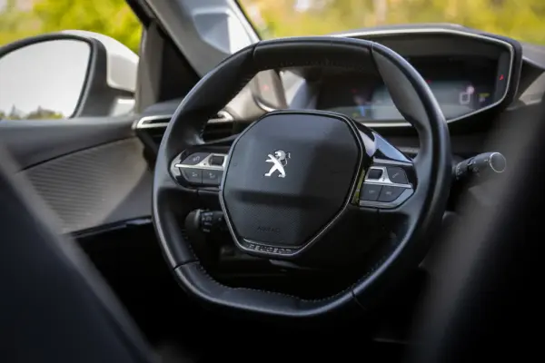 Peugeot e-208 50 kWh Allure Pack 59