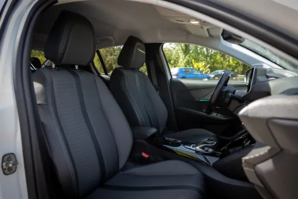 Peugeot e-208 50 kWh Allure Pack 73