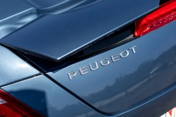 Peugeot RCZ 1.6 THP Onyx 25