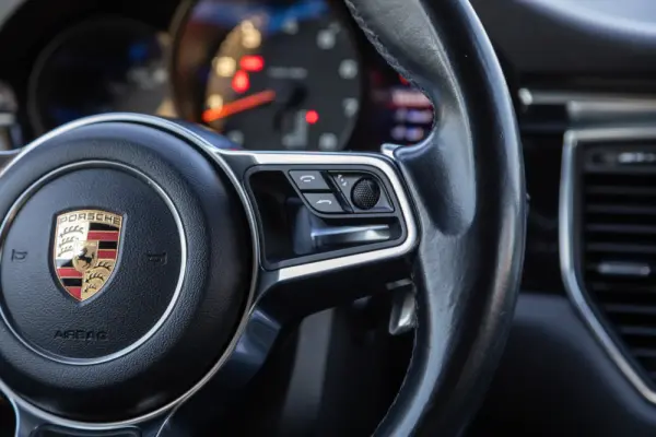 Porsche Macan PDK 10