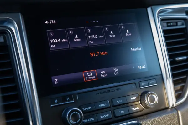 Porsche Macan PDK 19