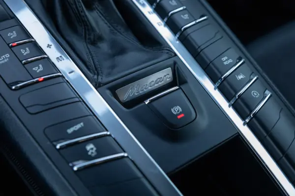 Porsche Macan PDK 76
