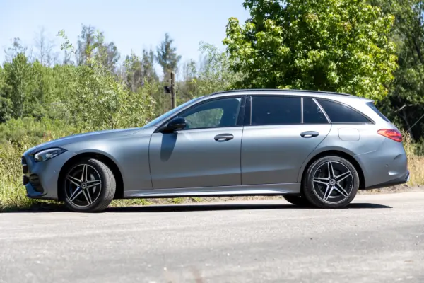 Mercedes-Benz C 300 e T 9G-TRONIC AMG Line 40
