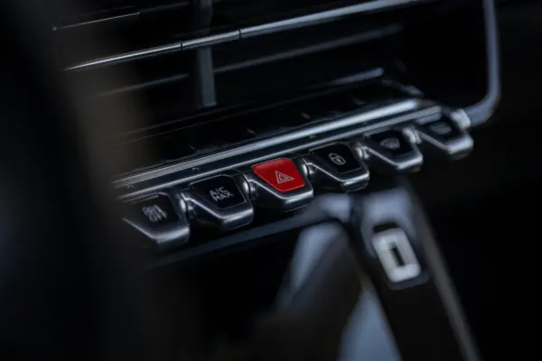 Peugeot e-208 50 kWh Allure 76