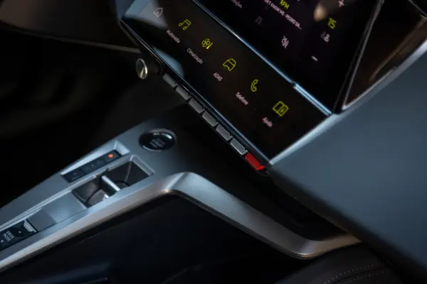 Peugeot 408 1.6 Hybrid Allure Pack e-EAT8 48
