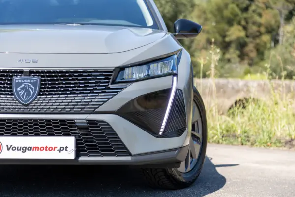 Peugeot 408 1.6 Hybrid Allure Pack e-EAT8 14