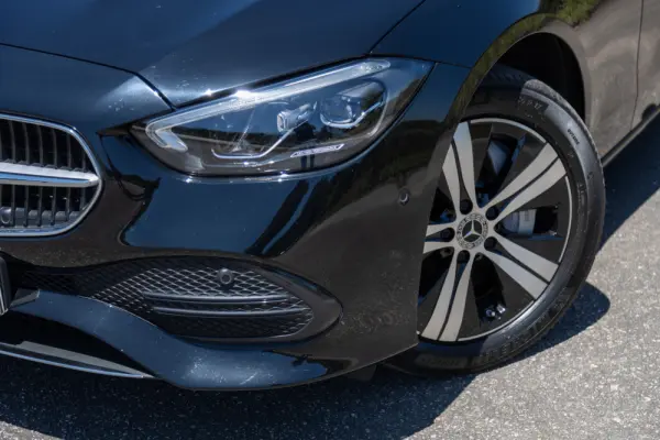 Mercedes-Benz C 300 e T 9G-TRONIC Avantgarde 23