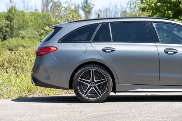 Mercedes-Benz C 300 e T 9G-TRONIC AMG Line 14