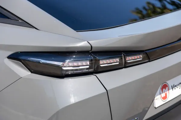 Peugeot 408 1.6 Hybrid Allure Pack e-EAT8 29