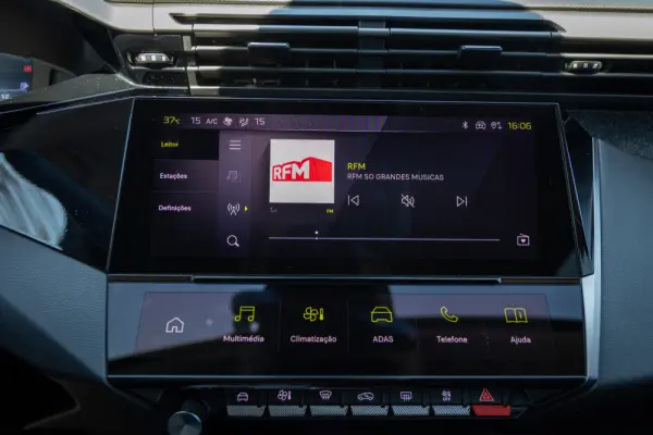 Peugeot 408 1.6 Hybrid Allure Pack e-EAT8 65